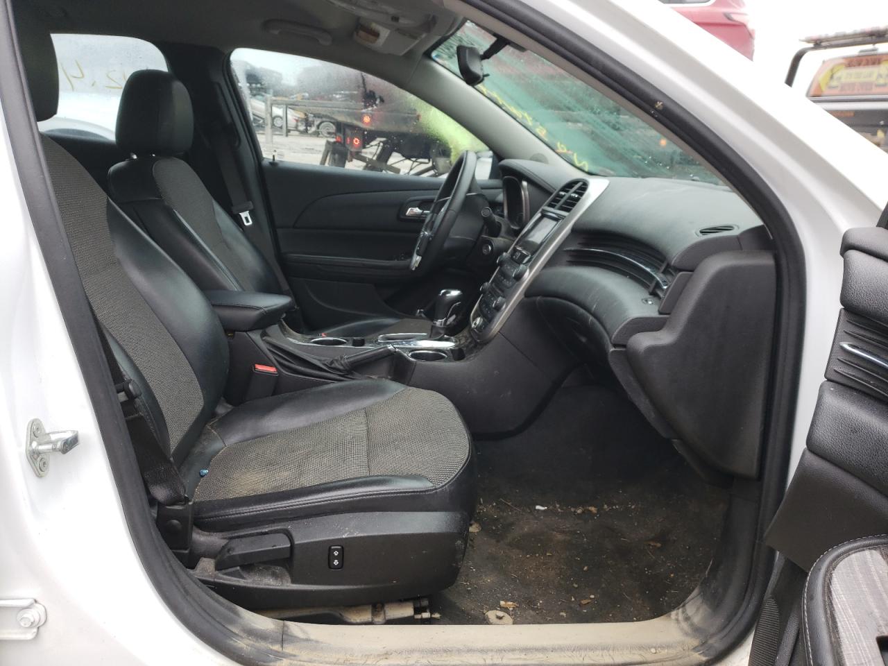 Photo 5 from auction – 2015 CHEVROLET MALIBU 1LT with VIN 1G11C5SL2FF123927