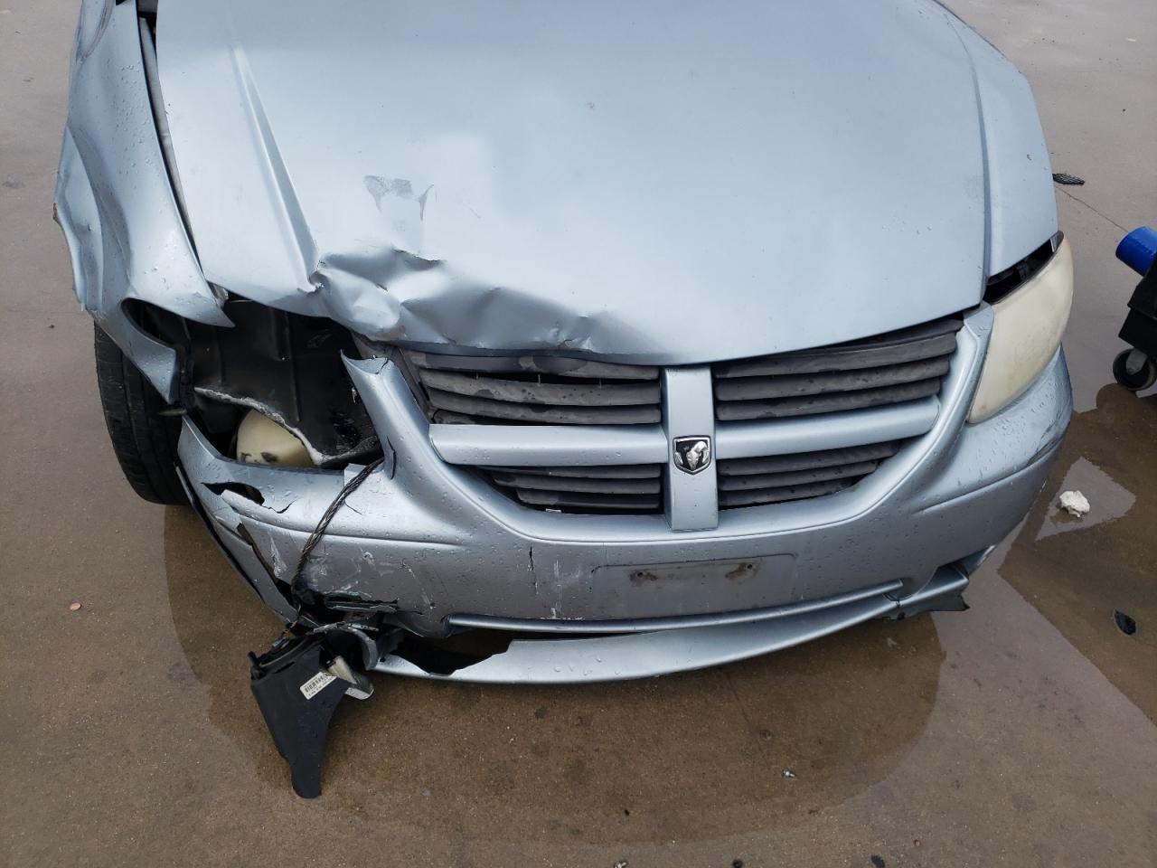 Photo 9 from auction – 2005 DODGE GRAND CARA with VIN 2D4GP44L15R565976