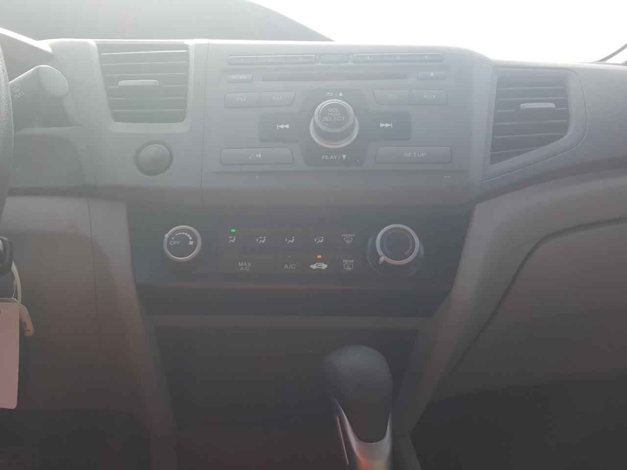 Photo 9 from auction – 2012 HONDA CIVIC LX with VIN 2HGFB2F50CH310606