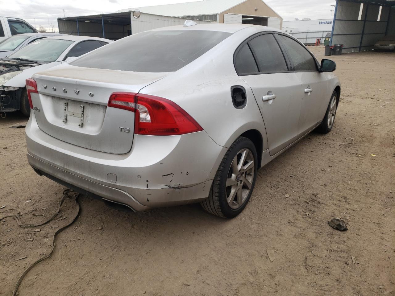 Photo 4 from auction – 2015 VOLVO S60 with VIN YV140MFJ4F2369430