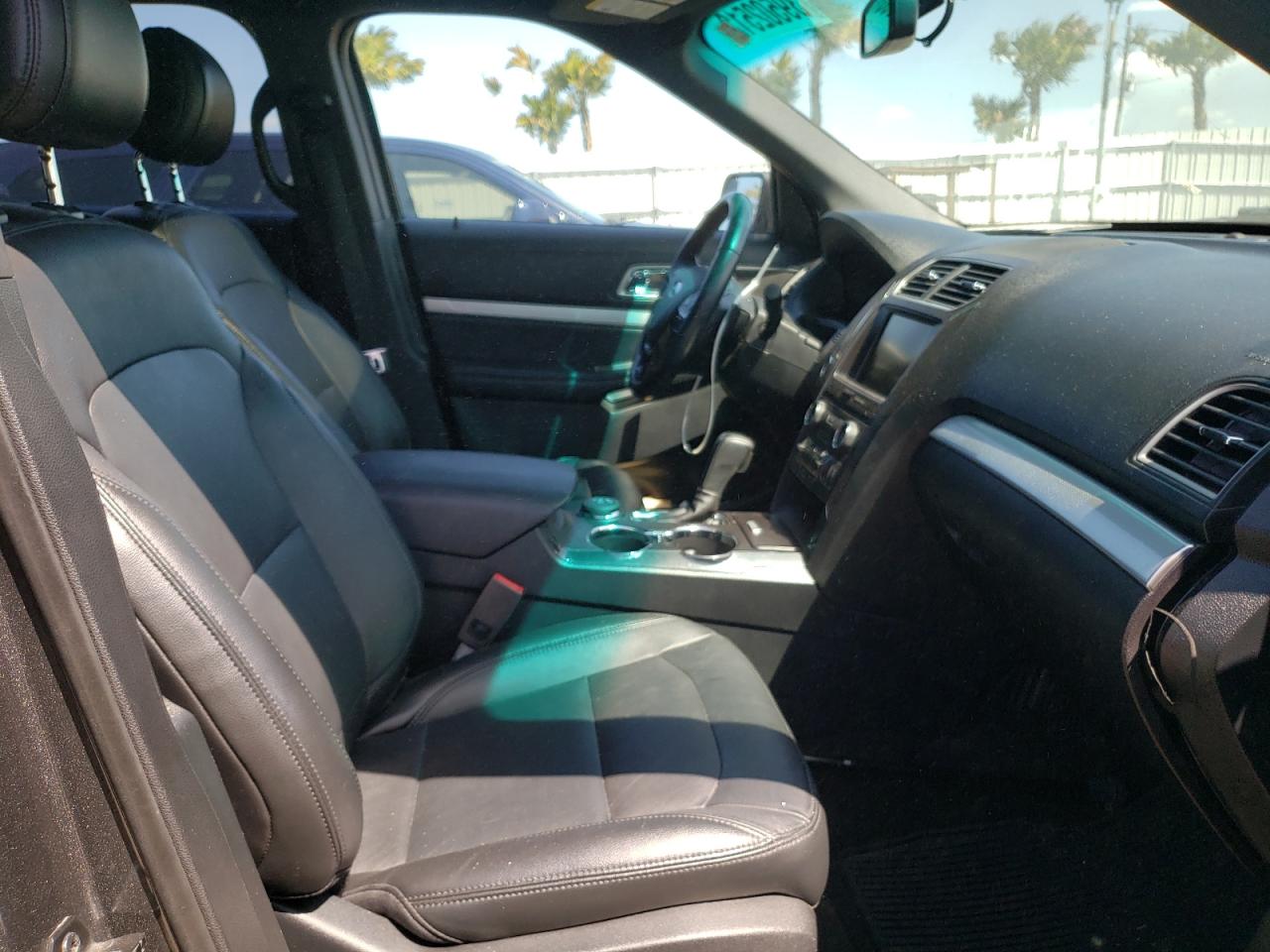 Photo 5 from auction – 2016 FORD EXPLORER X with VIN 1FM5K8D82GGC97123