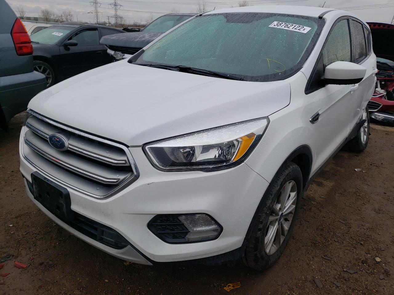 Photo 2 from auction – 2017 FORD ESCAPE SE with VIN 1FMCU9GD7HUA29350