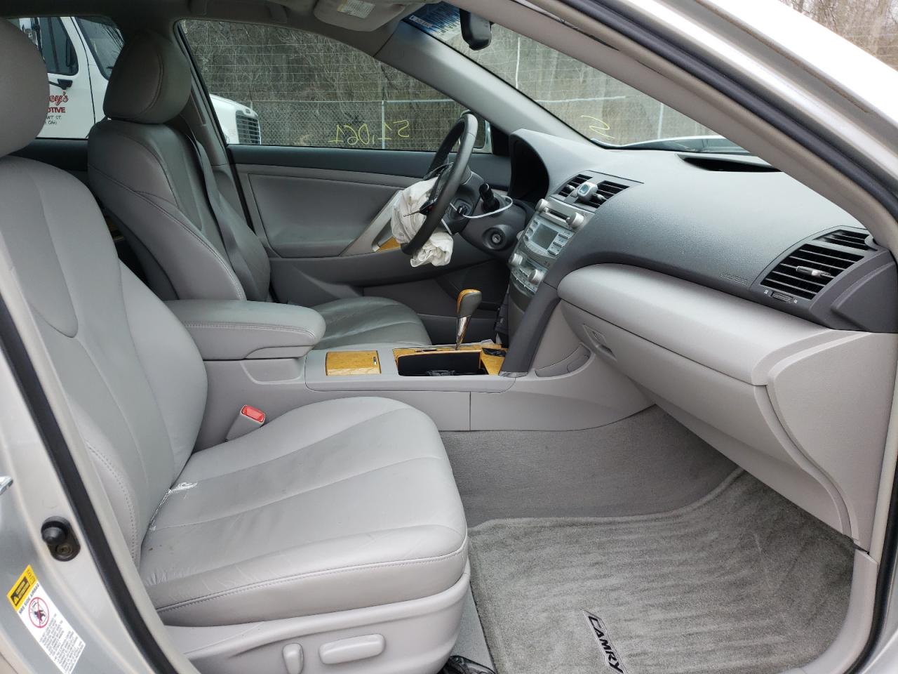 Photo 5 from auction – 2007 TOYOTA CAMRY with VIN 4T1BE46K17U582098