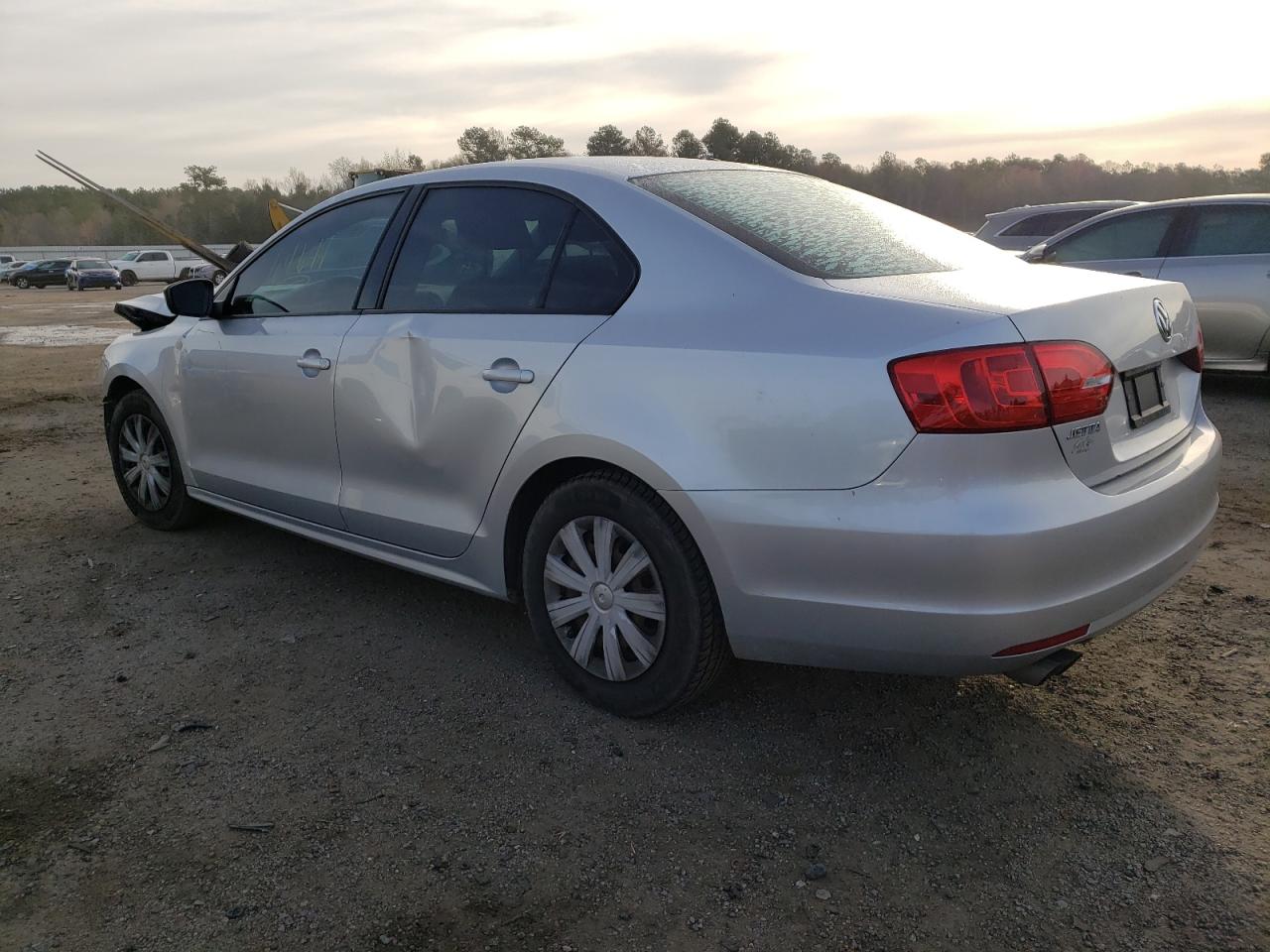 Photo 3 from auction – 2014 VOLKSWAGEN JETTA BASE with VIN 3VW2K7AJ3EM221449