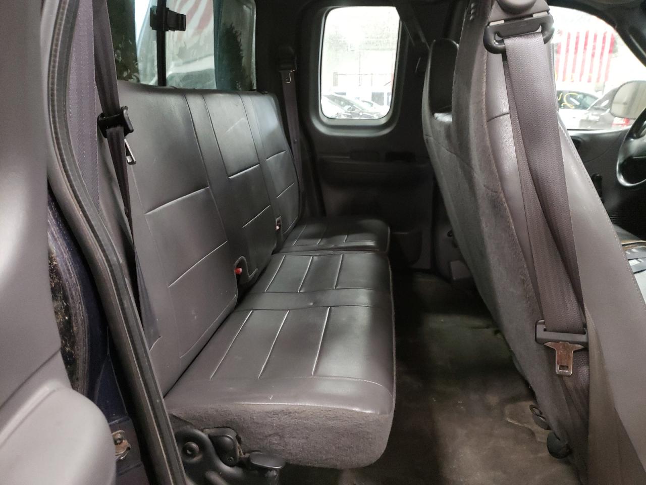 Photo 6 from auction – 2003 FORD F150 with VIN 1FTRX17WX3NA48955