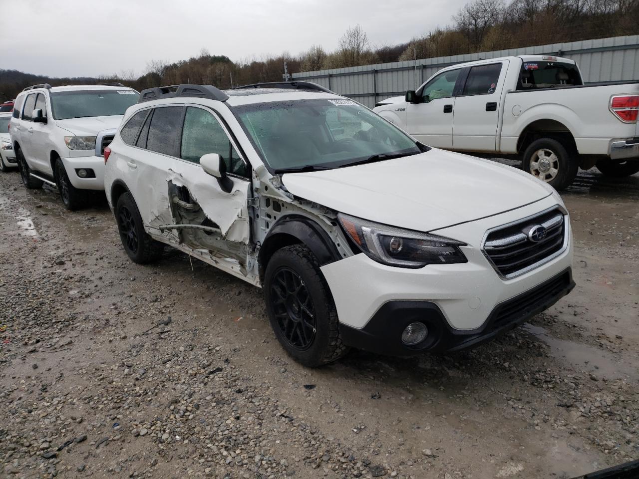 SUBARU OUTBACK 2. 2019 with VIN 4S4BSANC8K3358715 - Photo from auction