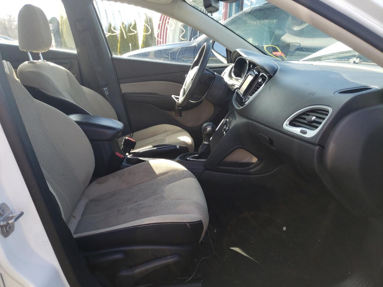 Photo 5 from auction – 2016 DODGE DART SXT with VIN 1C3CDFBB6GD689472