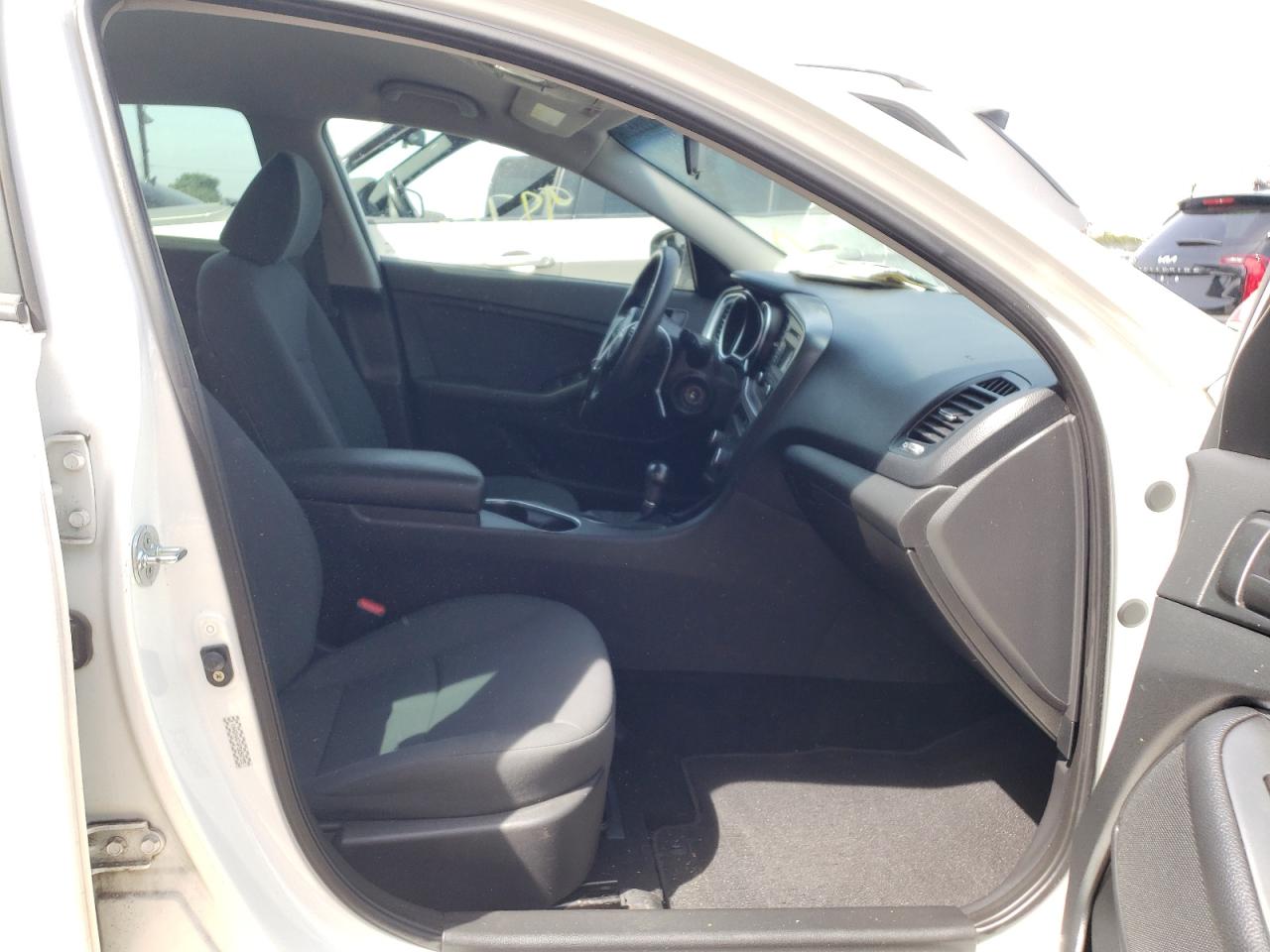 Photo 5 from auction – 2015 KIA OPTIMA LX with VIN KNAGM4A74F5650755