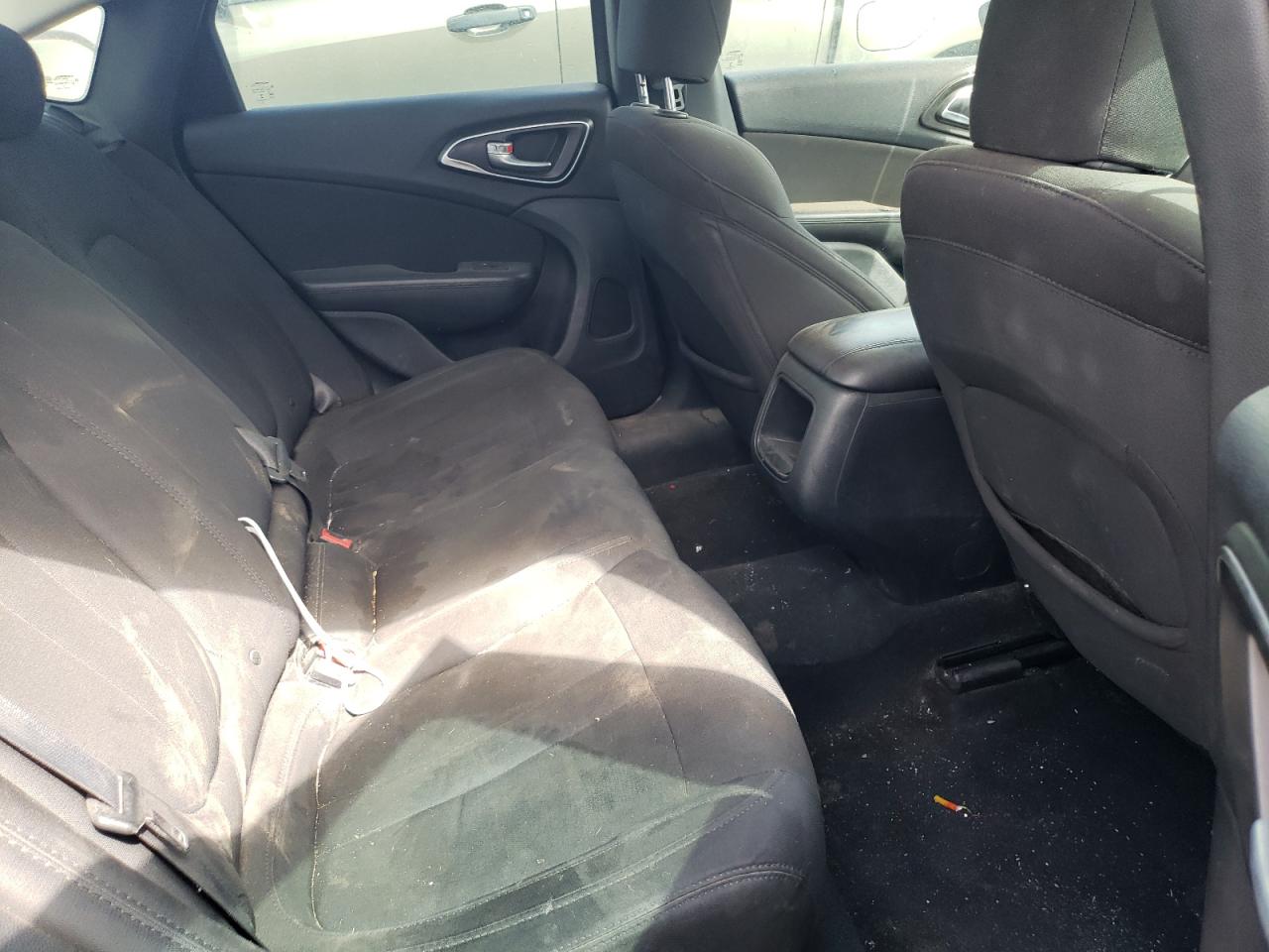 Photo 6 from auction – 2016 CHRYSLER 200 LIMITE with VIN 1C3CCCABXGN151290