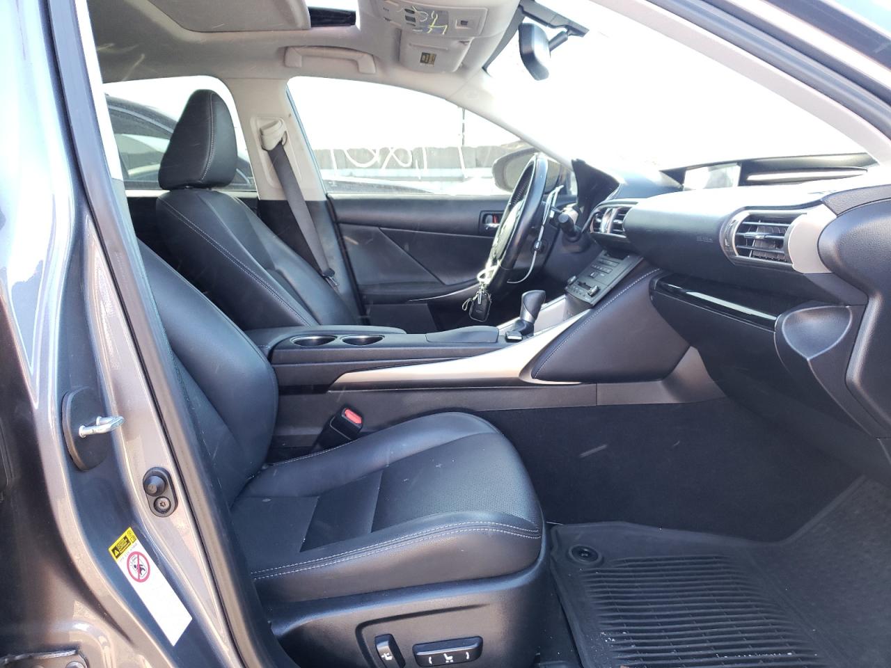 Photo 5 from auction – 2016 LEXUS IS 300 with VIN JTHCM1D21G5004251