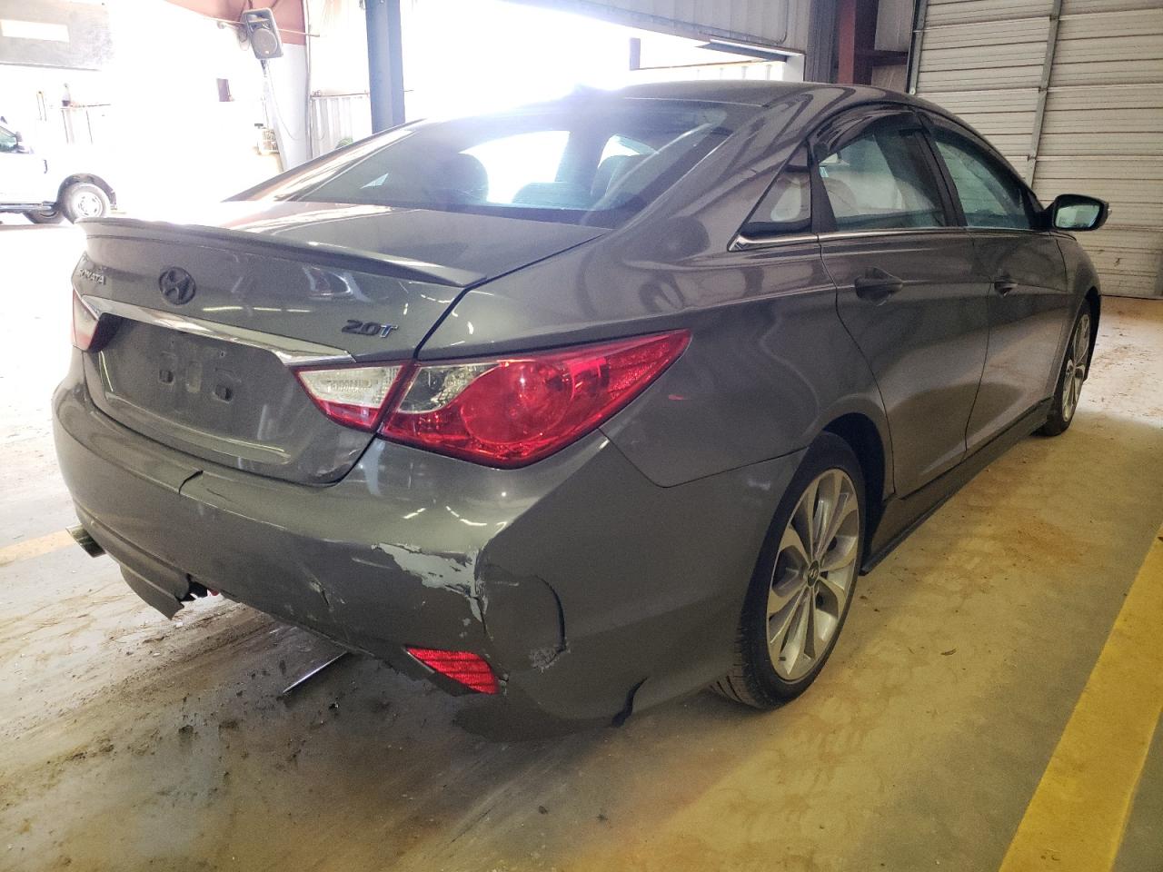 Photo 4 from auction – 2014 HYUNDAI SONATA SE with VIN 5NPEC4AB2EH848301