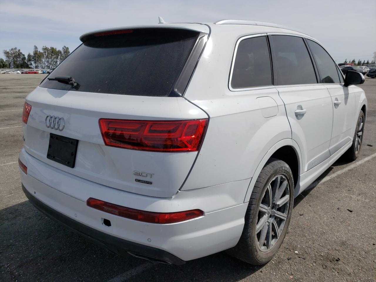 Photo 4 from auction – 2018 AUDI Q7 PREMIUM with VIN WA1LAAF79JD025861