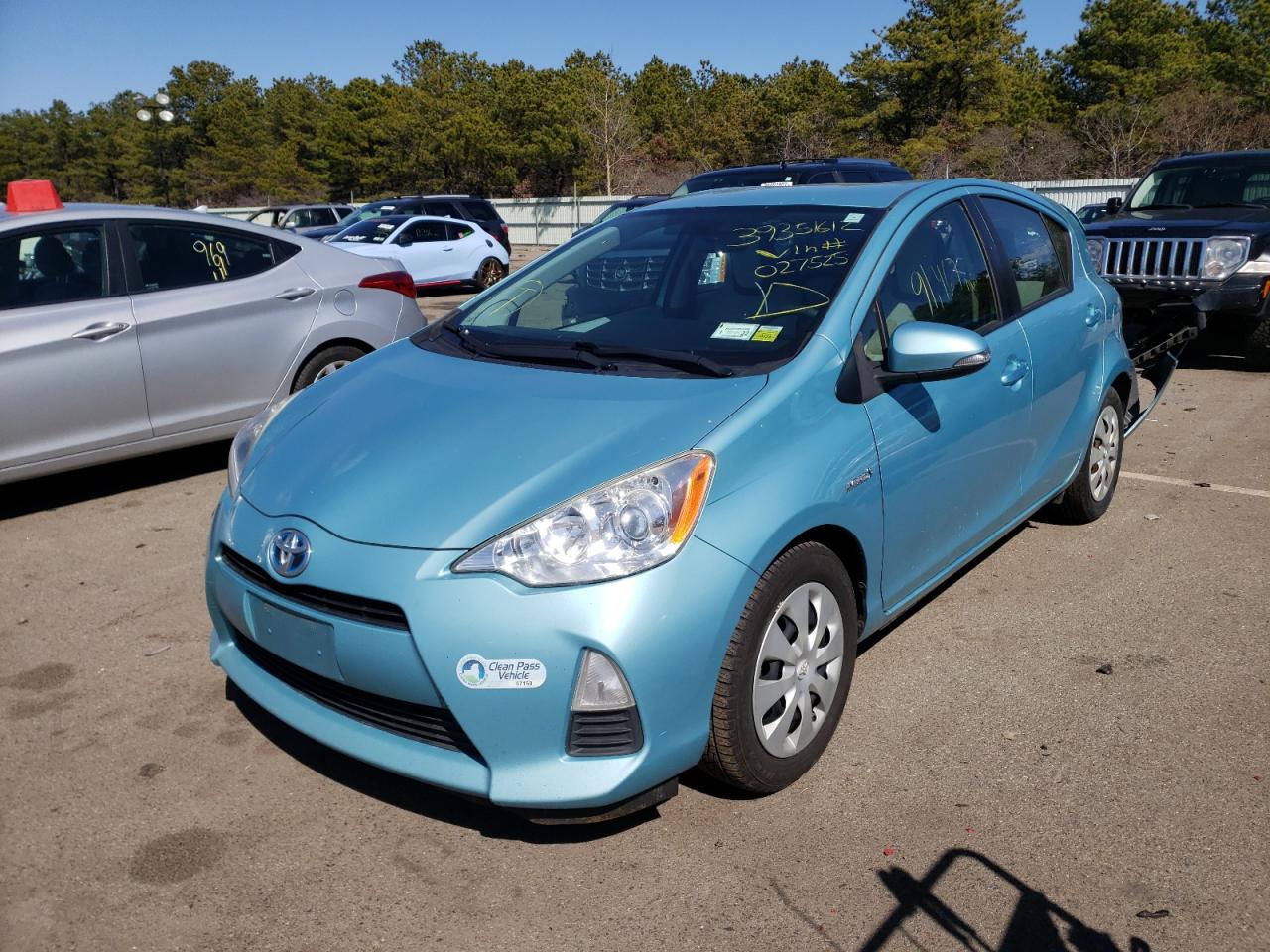 Photo 2 from auction – 2012 TOYOTA PRIUS C with VIN JTDKDTB39C1027525