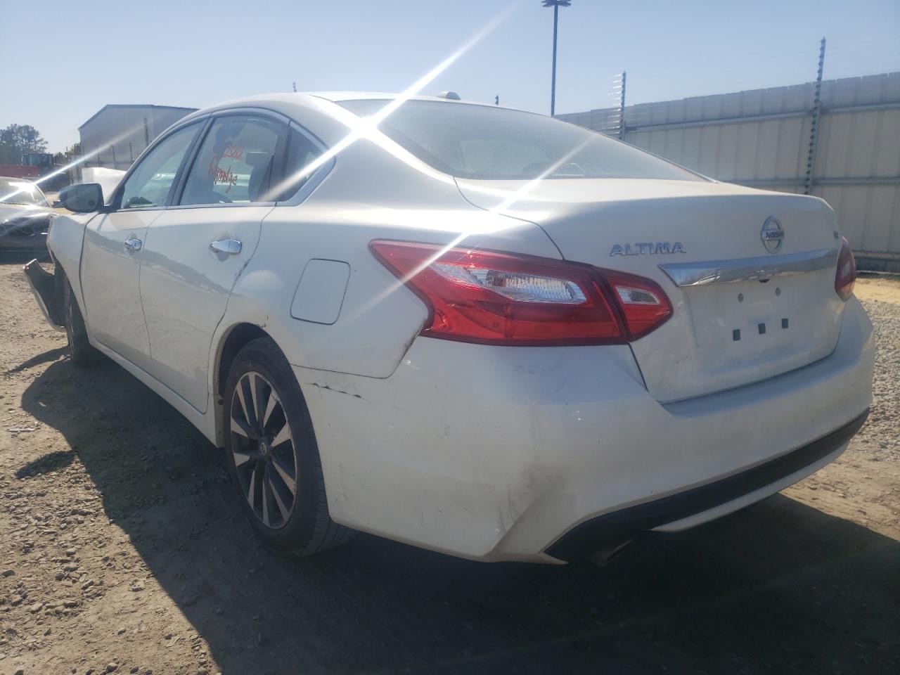 Photo 3 from auction – 2017 NISSAN ALTIMA 2.5 with VIN 1N4AL3AP3HC172130