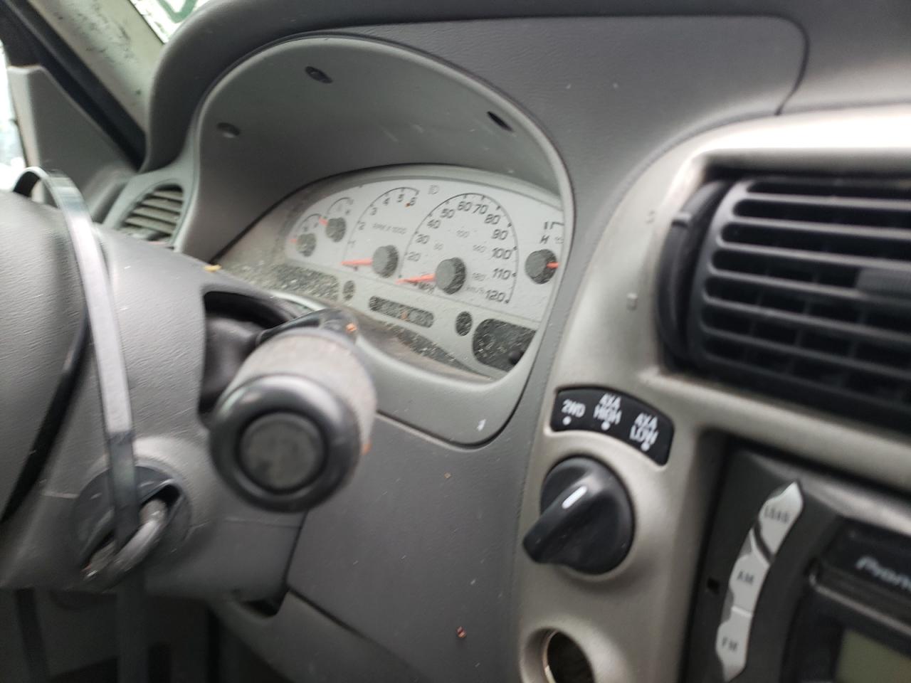 Photo 8 from auction – 2004 FORD EXPLORER S with VIN 1FMZU77K04UB98908