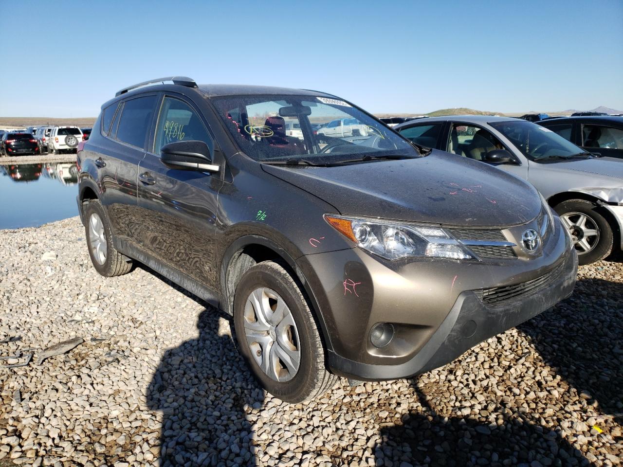 TOYOTA RAV4 LE 2015 with VIN JTMZFREV3FD056062 - Photo from auction
