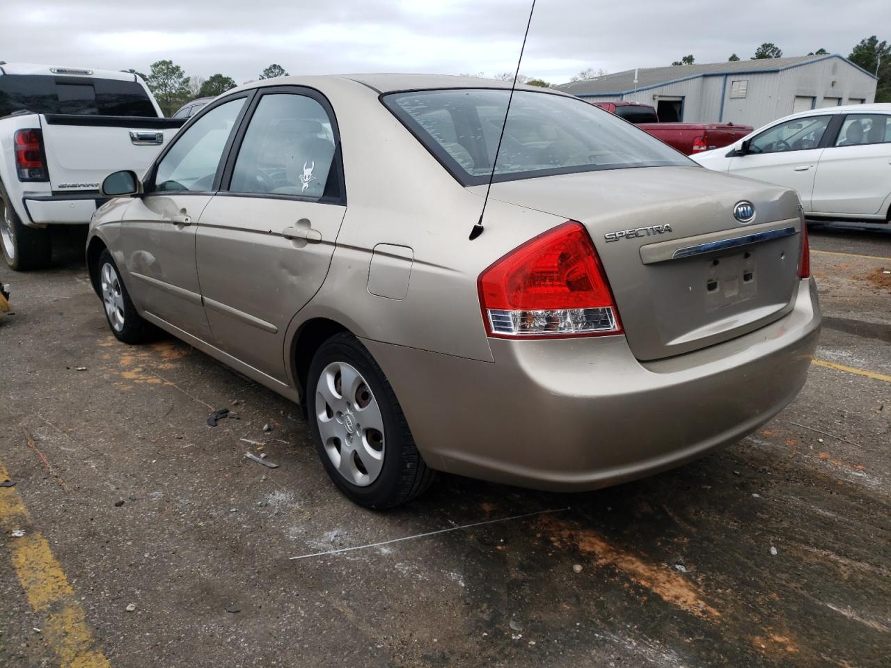 Photo 3 from auction – 2008 KIA SPECTRA EX with VIN KNAFE121785519016