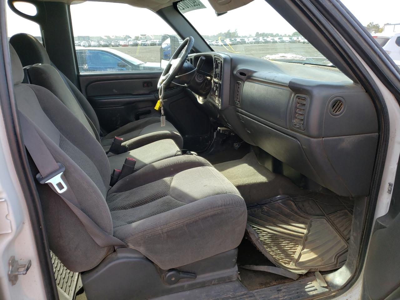 Photo 5 from auction – 2006 CHEVROLET SILVERADO with VIN 1GCHC23U46F268642