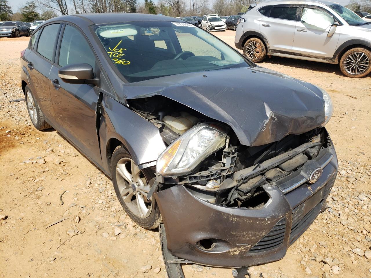 FORD FOCUS SE 2014 with VIN 1FADP3K28EL268545 - Photo from auction