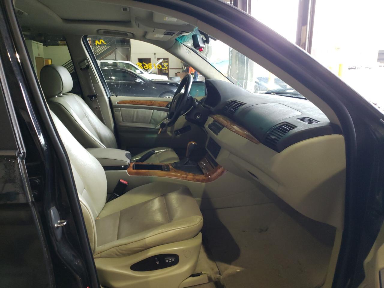 Photo 5 from auction – 2001 BMW X5 3.0I with VIN WBAFA535X1LP23377