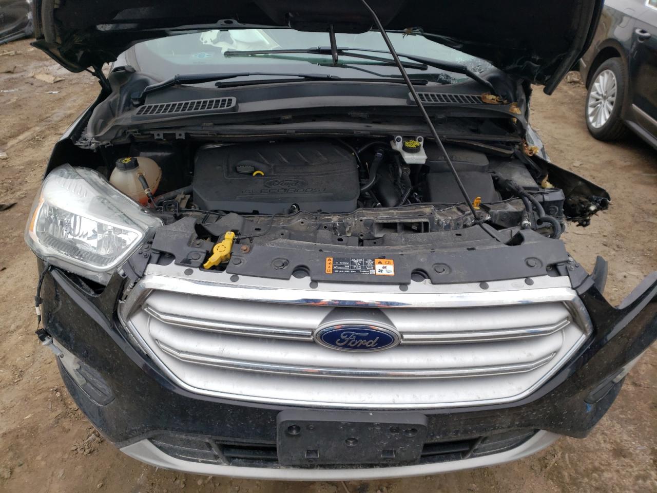 Photo 7 from auction – 2017 FORD ESCAPE SE with VIN 1FMCU9GDXHUA01784