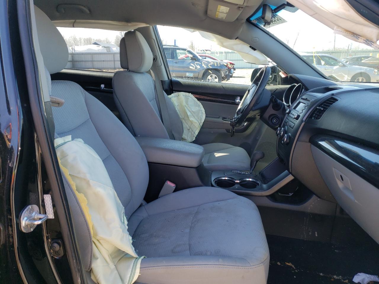 Photo 5 from auction – 2011 KIA SORENTO BA with VIN 5XYKT3A15BG104571