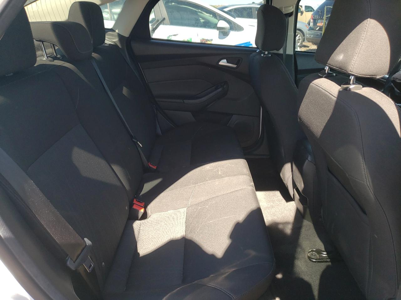 Photo 6 from auction – 2016 FORD FOCUS SE with VIN 1FADP3F23GL383714