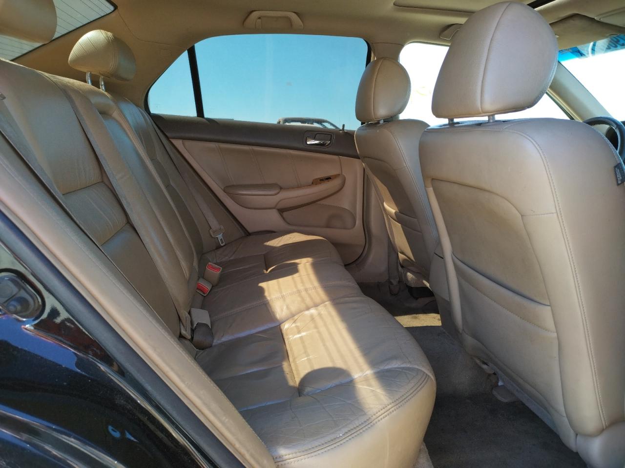 Photo 6 from auction – 2004 HONDA ACCORD EX with VIN JHMCM56854C007122