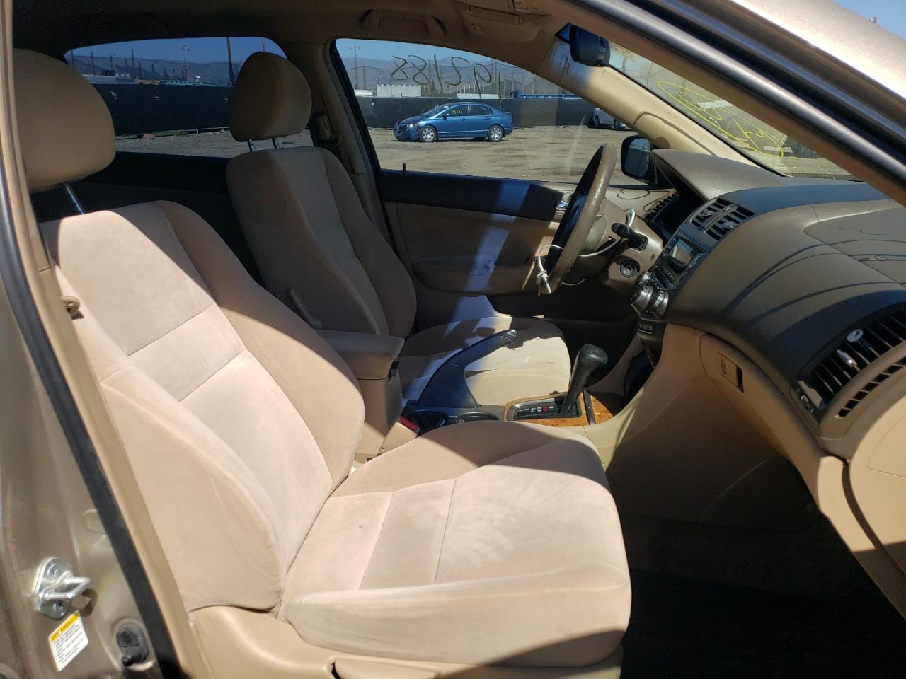 Photo 5 from auction – 2004 HONDA ACCORD EX with VIN JHMCM56644C023116