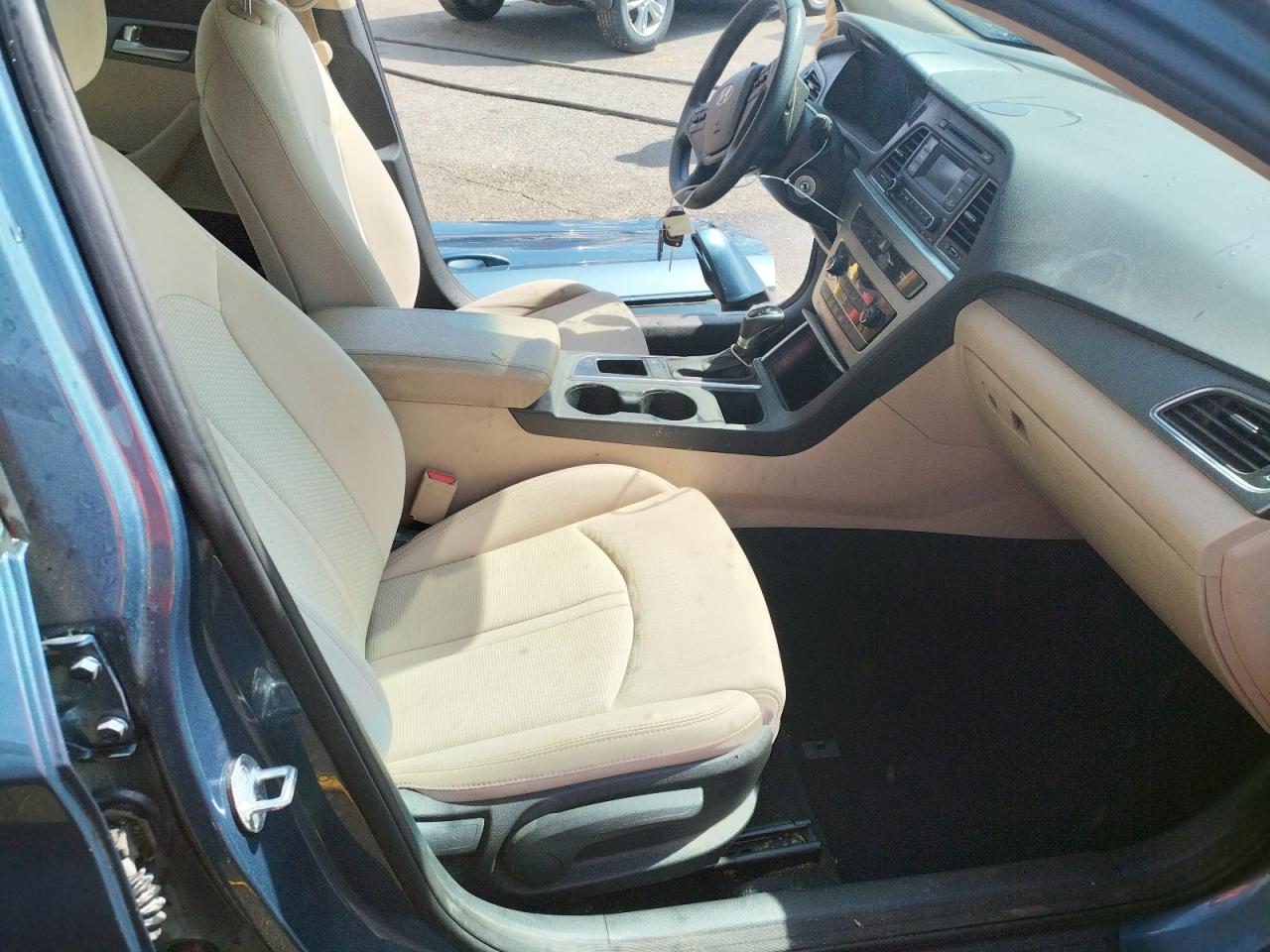 Photo 5 from auction – 2015 HYUNDAI SONATA SE with VIN 5NPE24AF4FH205634