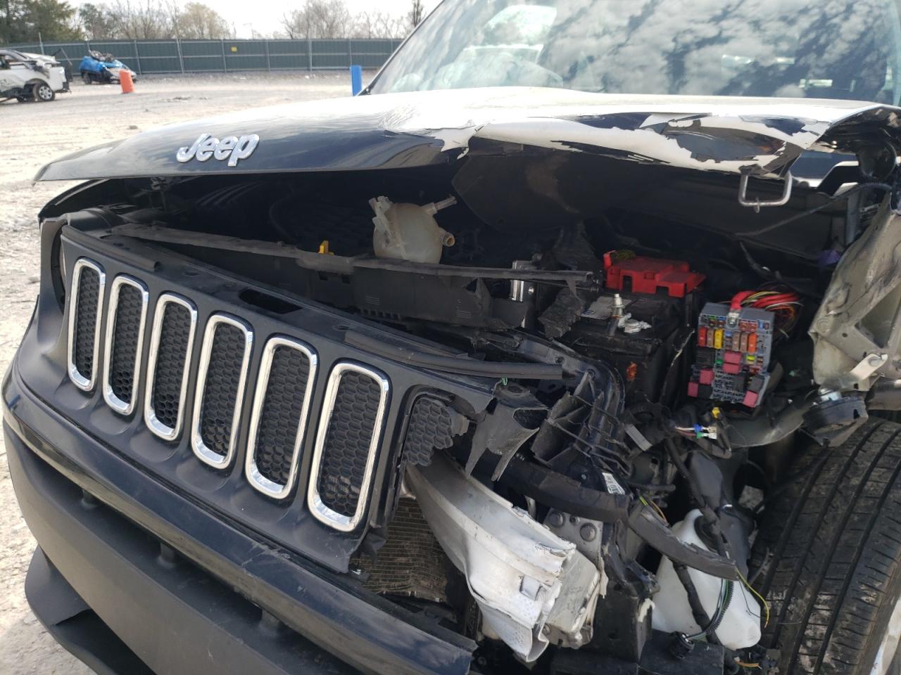 Photo 7 from auction – 2018 JEEP RENEGADE L with VIN ZACCJBBB8JPJ38110
