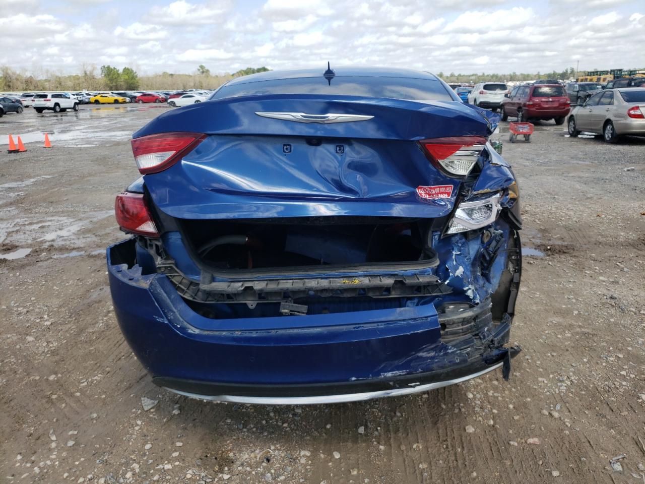 Photo 9 from auction – 2015 CHRYSLER 200 LIMITE with VIN 1C3CCCAB6FN752470