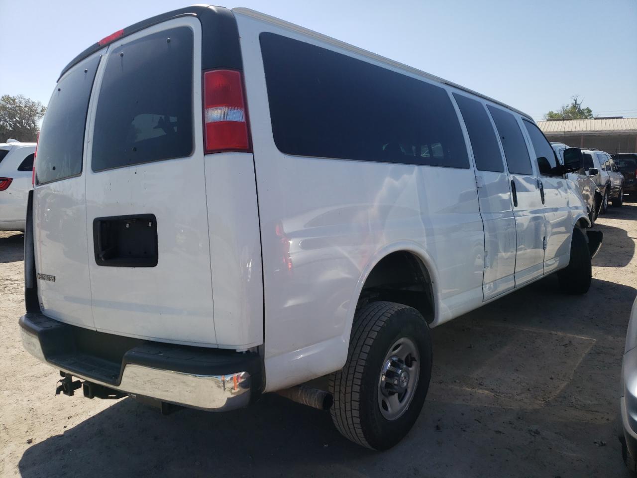 Photo 4 from auction – 2018 CHEVROLET EXPRESS G3 with VIN 1GAZGPFG1J1315524