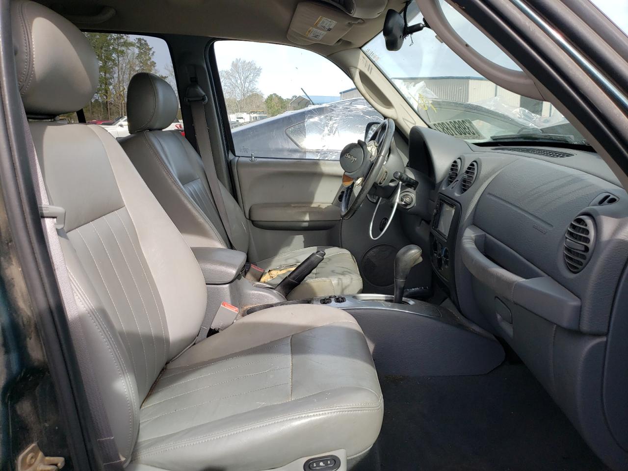 Photo 5 from auction – 2005 JEEP LIBERTY with VIN 1J4GL58K55W572351