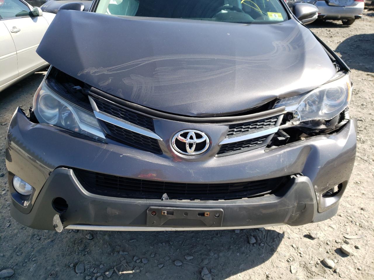 Photo 7 from auction – 2014 TOYOTA RAV4 XLE with VIN 2T3RFREV8EW194147