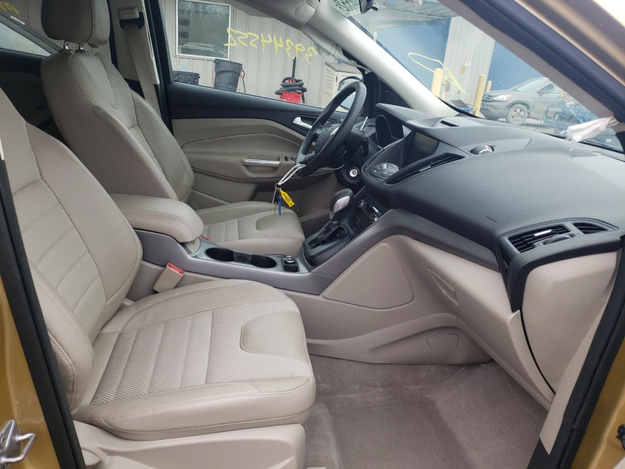 Photo 5 from auction – 2014 FORD ESCAPE SE with VIN 1FMCU9GXXEUB95268