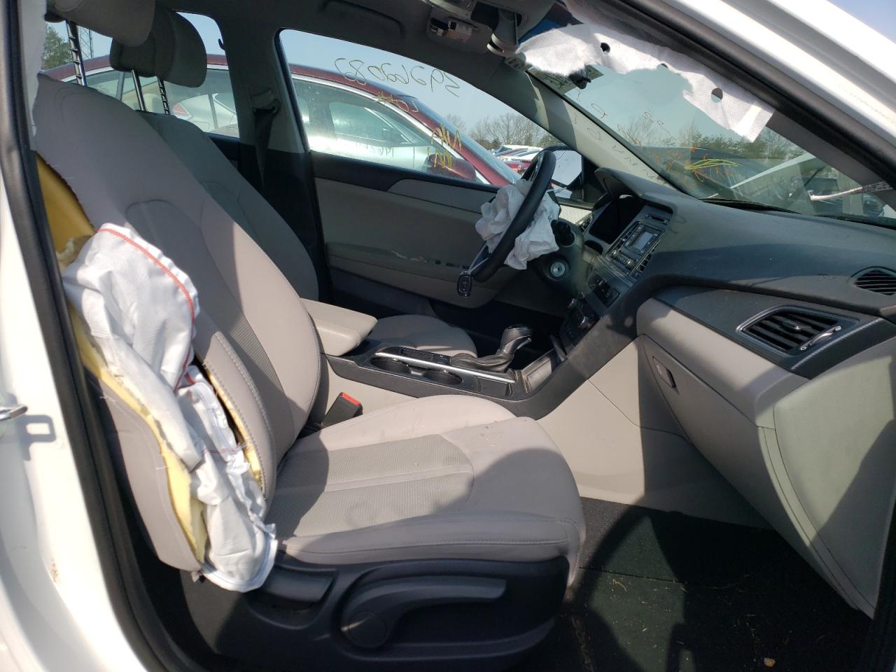 Photo 5 from auction – 2017 HYUNDAI SONATA SE with VIN 5NPE24AF0HH467797