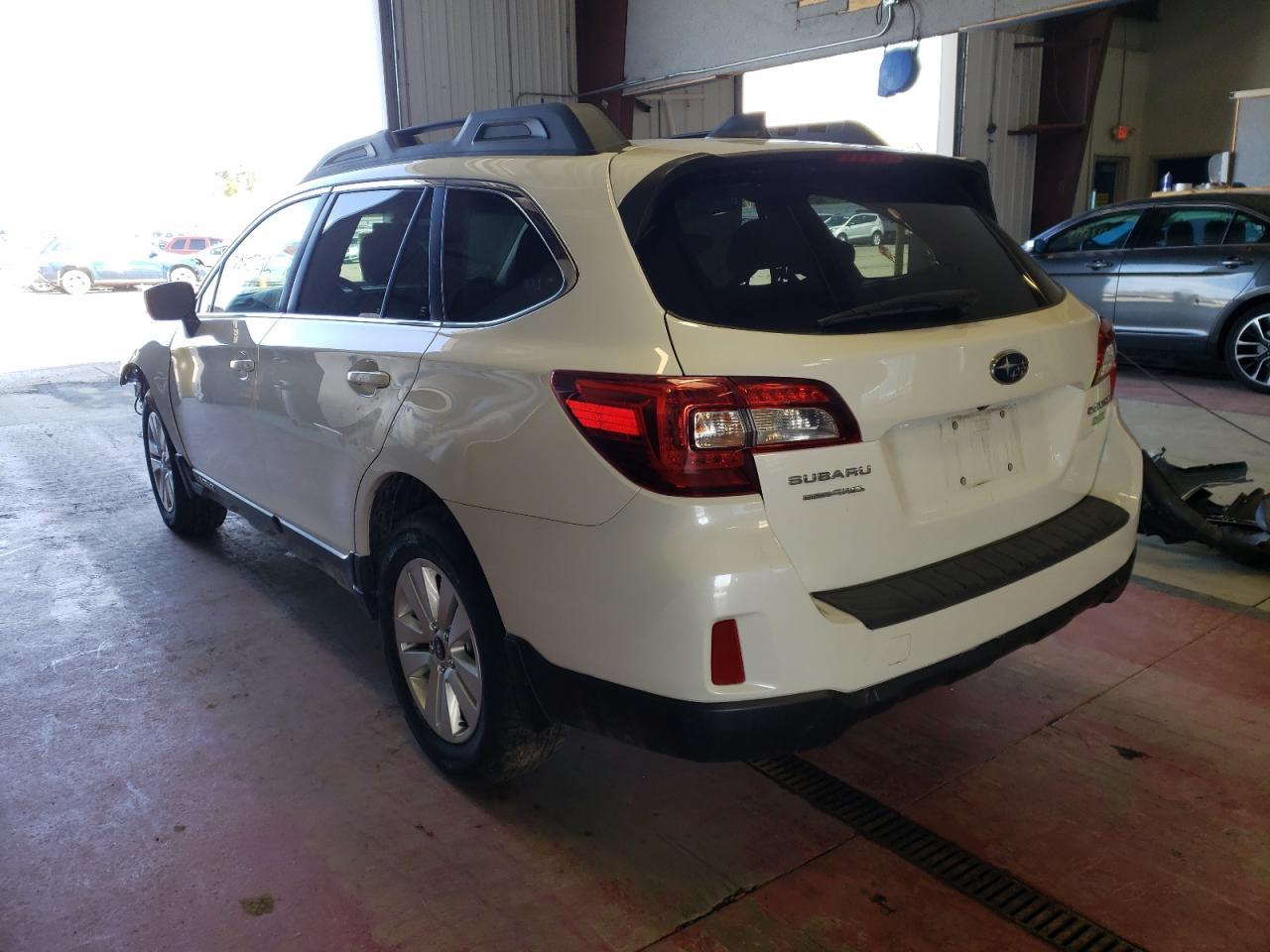 Photo 3 from auction – 2017 SUBARU OUTBACK 2. with VIN 4S4BSACC9H3403317