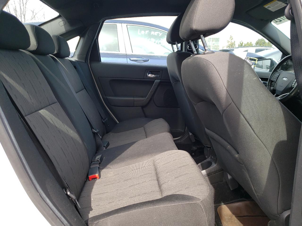 Photo 18 from auction – 2010 FORD FOCUS SE with VIN 1FAHP3FN3AW139627