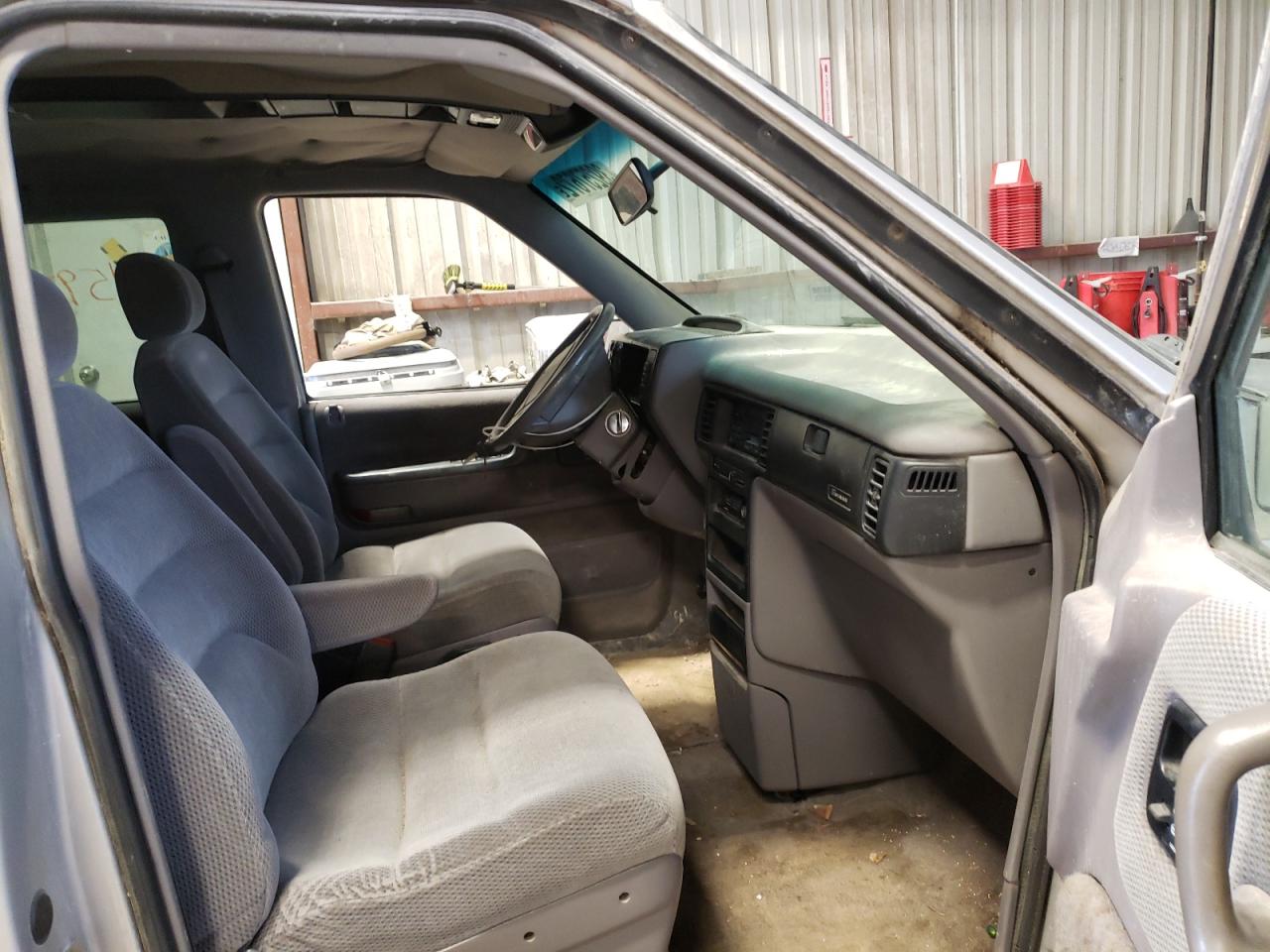 Photo 5 from auction – 1992 DODGE CARAVAN with VIN 1B4GH54R9NX240396