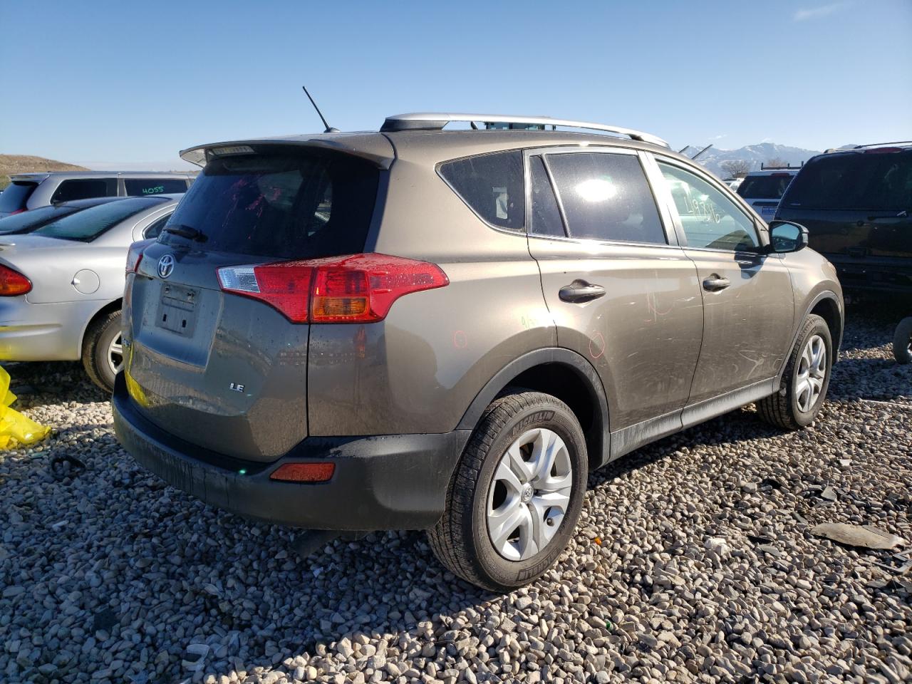 Photo 4 from auction – 2015 TOYOTA RAV4 LE with VIN JTMZFREV3FD056062