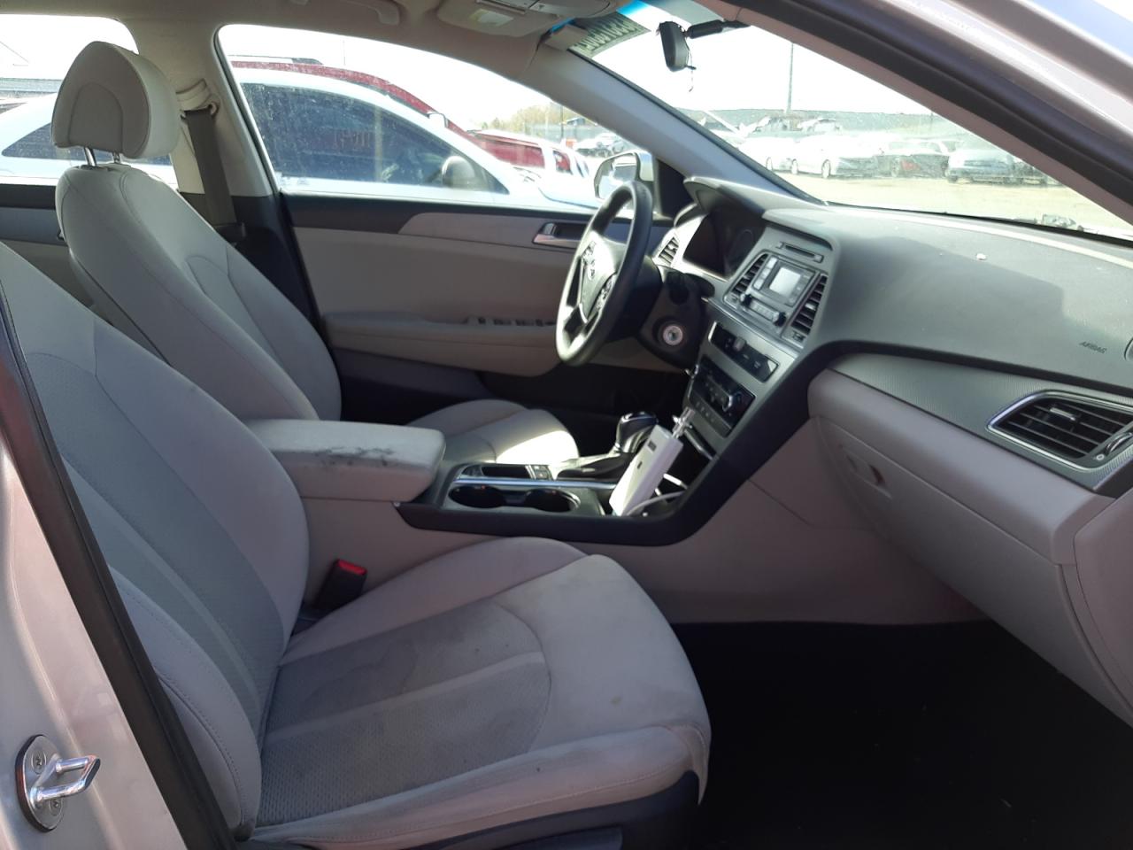 Photo 5 from auction – 2017 HYUNDAI SONATA SE with VIN 5NPE24AFXHH488091