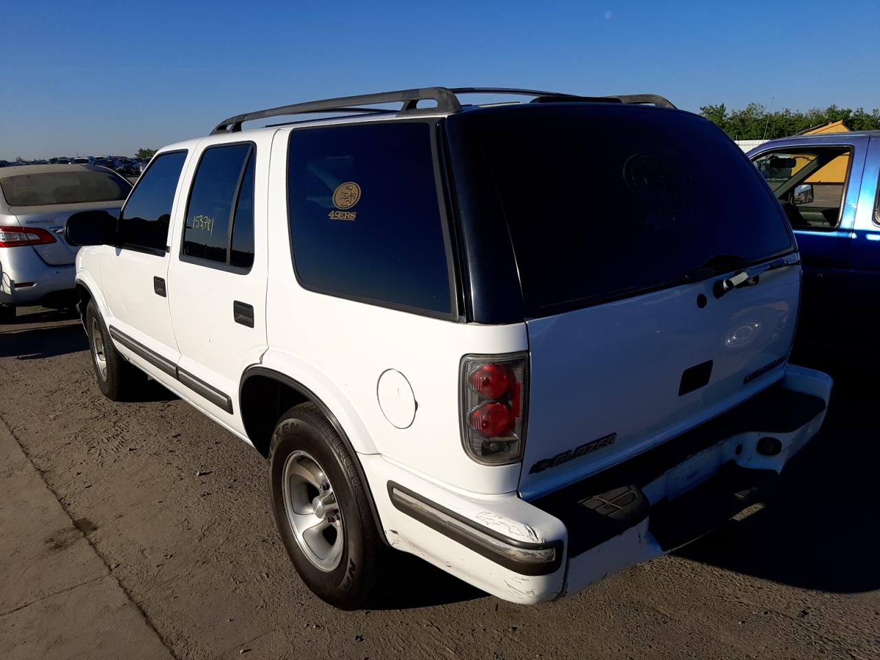 Photo 3 from auction – 1999 CHEVROLET BLAZER with VIN 1GNCS13W9X2178167