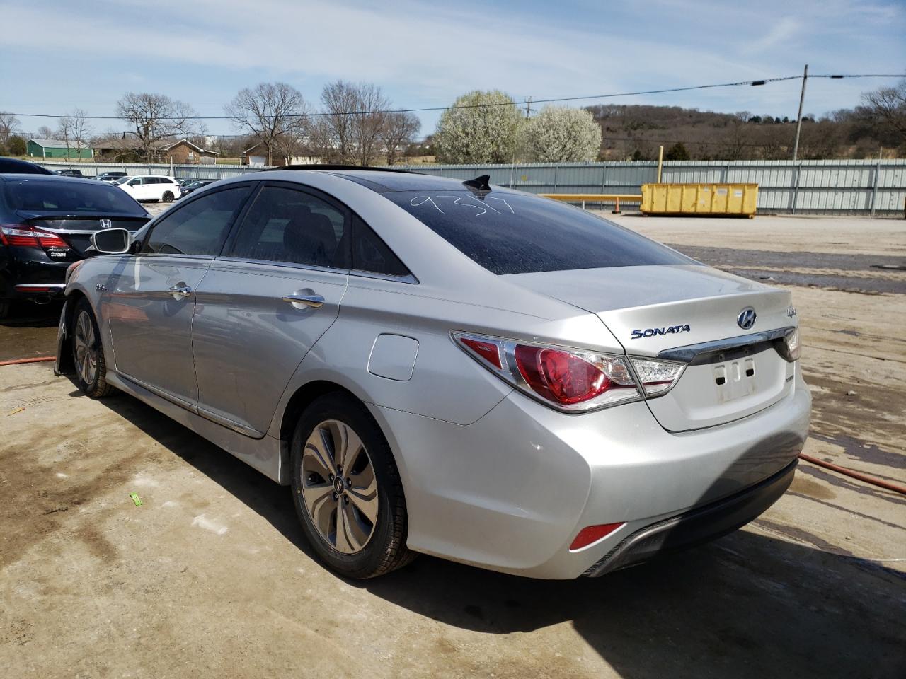 Photo 3 from auction – 2015 HYUNDAI SONATA HYB with VIN KMHEC4A42FA119317