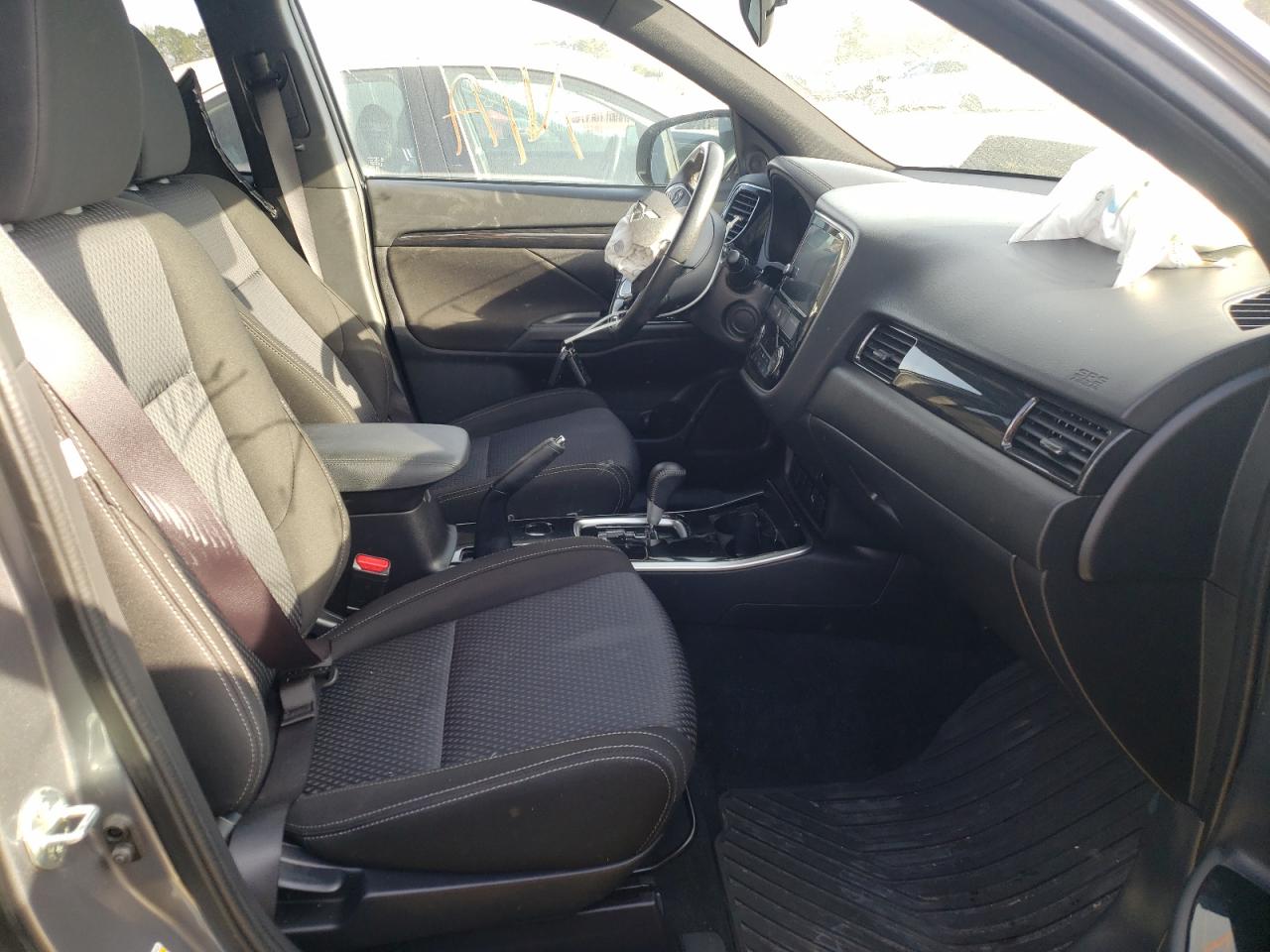 Photo 5 from auction – 2018 MITSUBISHI OUTLANDER with VIN JA4AD3A37JZ018909