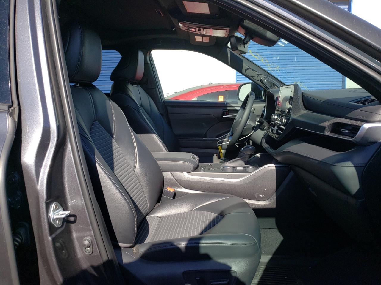 Photo 5 from auction – 2021 TOYOTA HIGHLANDER with VIN 5TDJZRAH3MS045326
