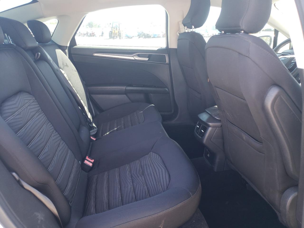 Photo 6 from auction – 2016 FORD FUSION SE with VIN 3FA6P0H78GR316737