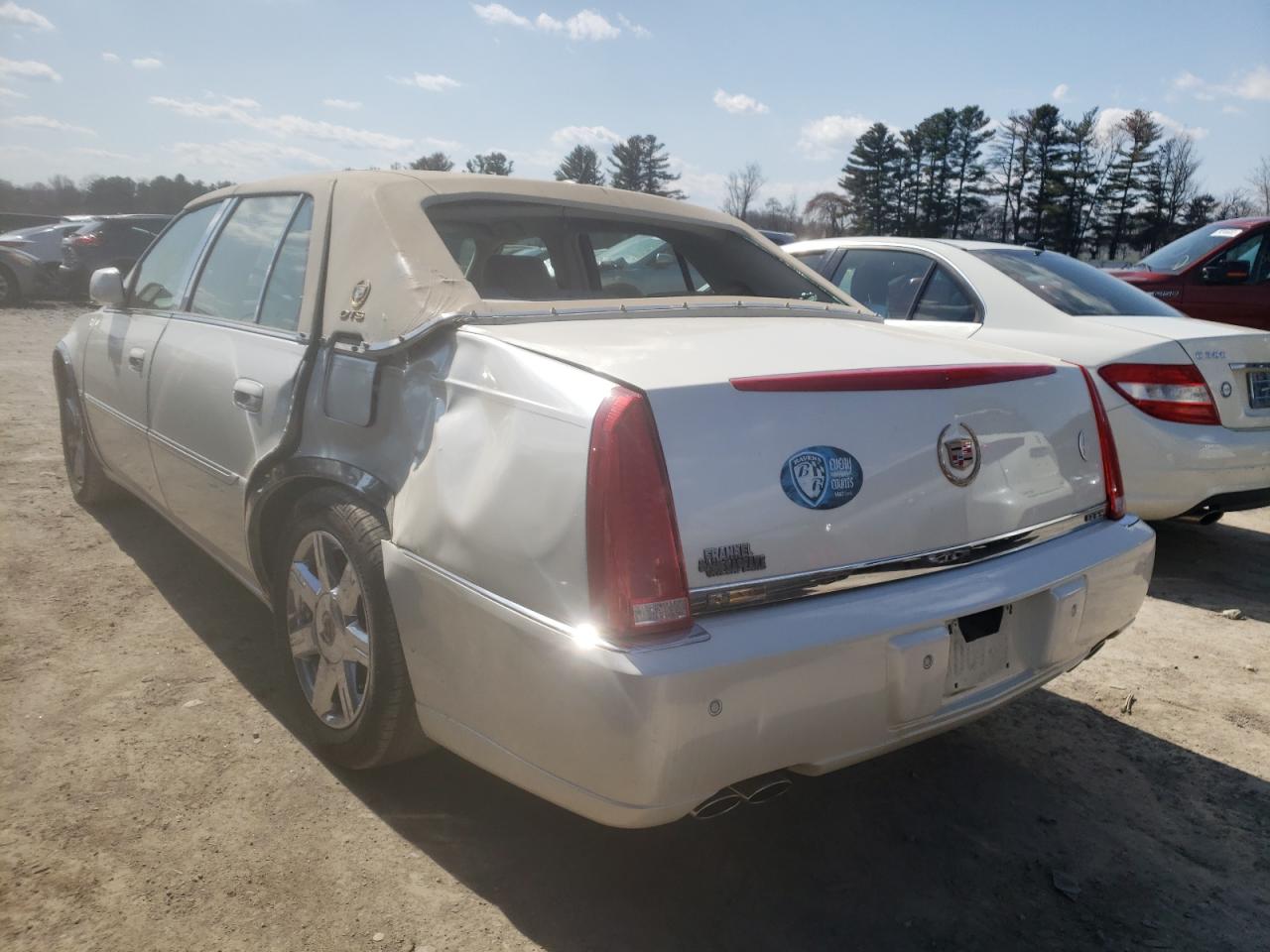 Photo 3 from auction – 2007 CADILLAC DTS with VIN 1G6KD57Y77U217783