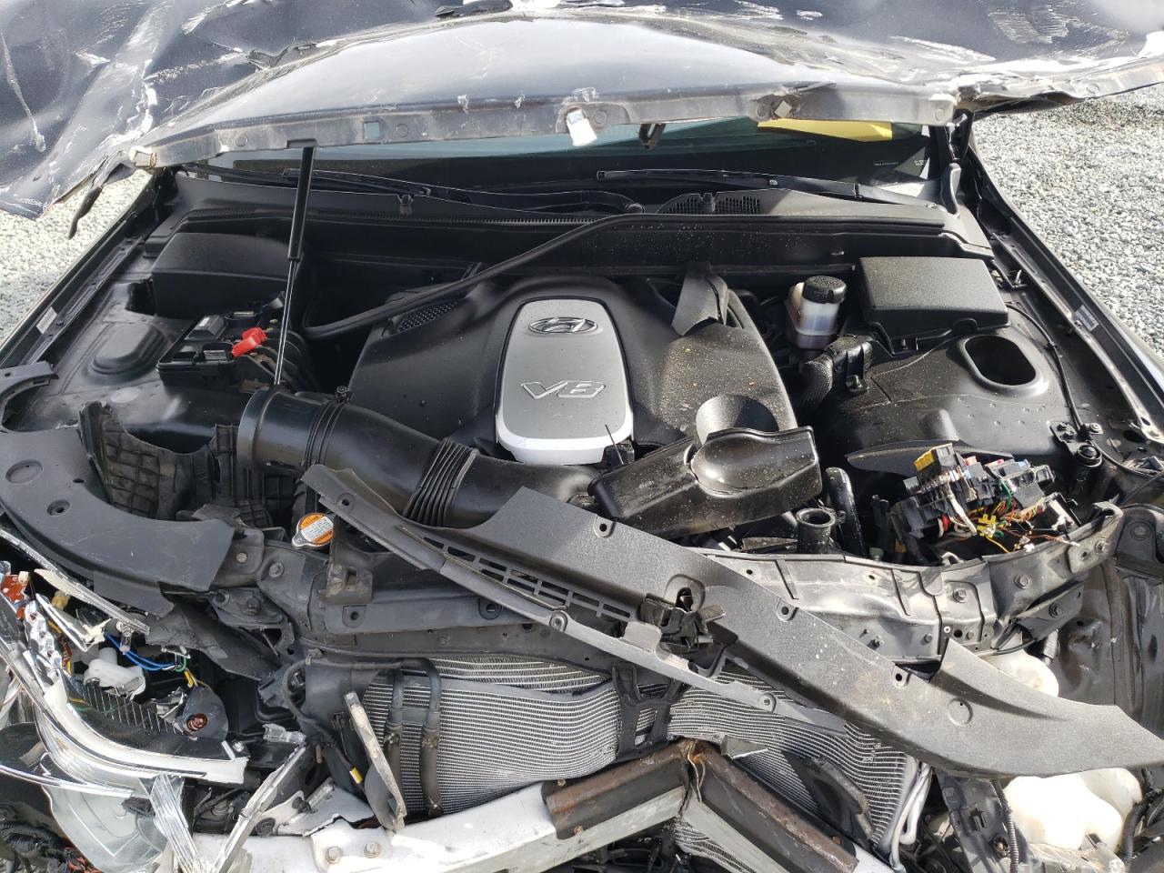 Photo 7 from auction – 2010 HYUNDAI GENESIS 4. with VIN KMHGC4DF3AU100532