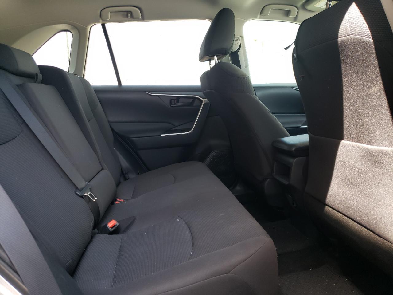 Photo 6 from auction – 2021 TOYOTA RAV4 LE with VIN 2T3H1RFVXMC093510